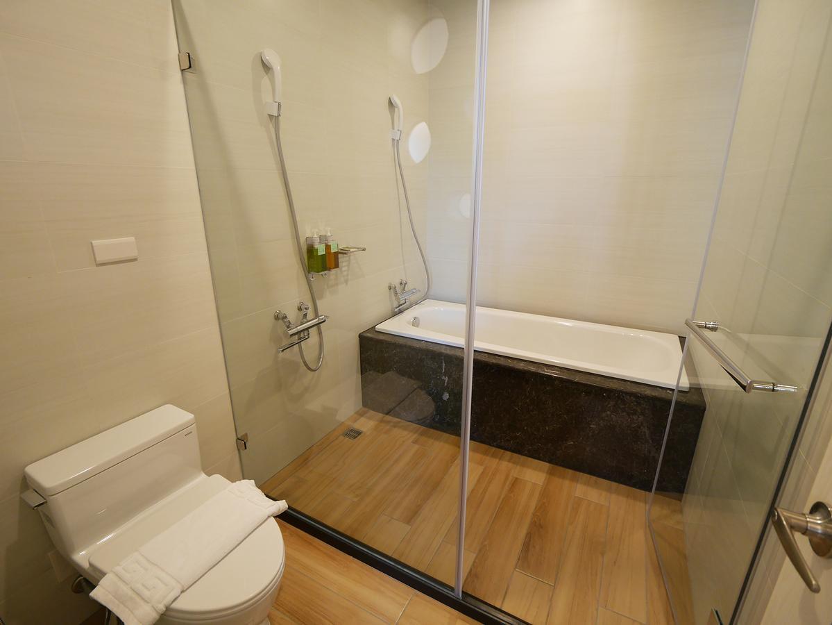 See Moon Homestay Yuchi Bagian luar foto